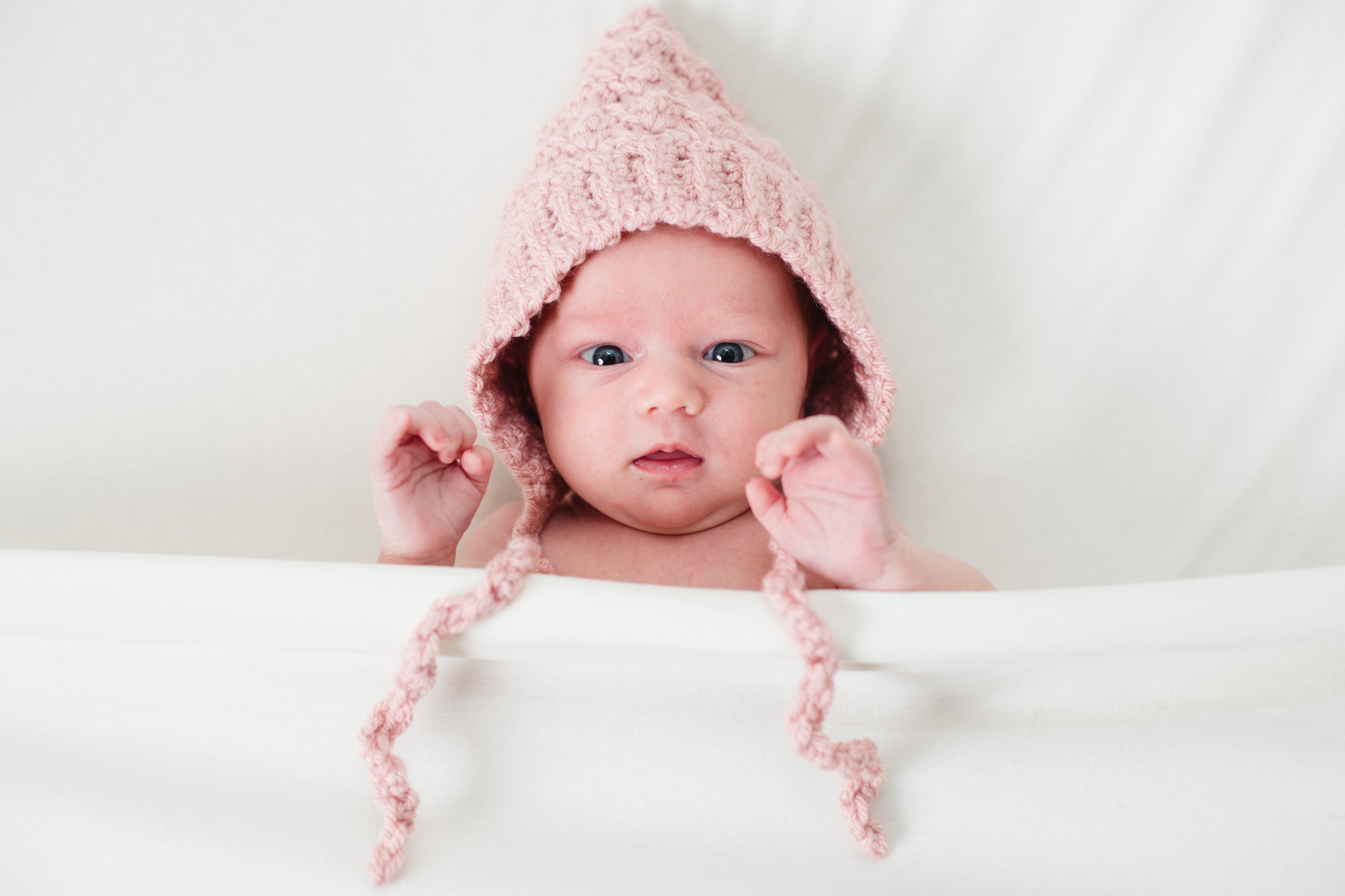 newborn photographer knit hat