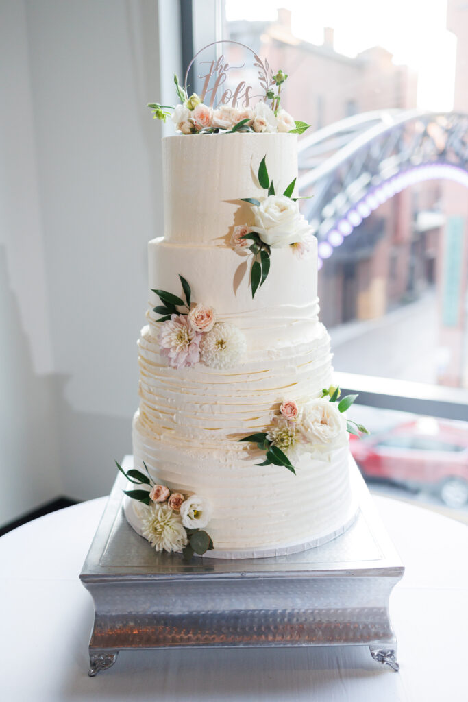 wedding cake at Le Meridian Hotel